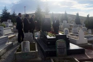 Cumhurbaşkanı Erdoğan, Neşet Ertaş'ın mezarını ziyaret etti