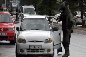 Polisten ka&ccedil;an Diyarbakır plakalı ara&ccedil; ortalığı karıştırdı