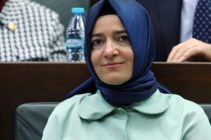 Bakan Fatma Bet&uuml;l Sayan Kaya'nın kardeşi istifa etti