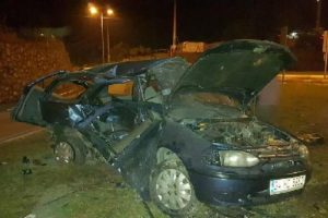 Kavşakta iki otomobil &ccedil;arpıştı: 1 &ouml;l&uuml;, 1 yaralı