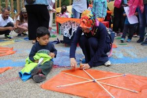 D&uuml;nya oyun oynama g&uuml;n&uuml;nden renkli g&ouml;r&uuml;nt&uuml;ler