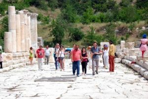 İngiliz gazeteciler Stratonikea Antik Kenti'ni gezdi