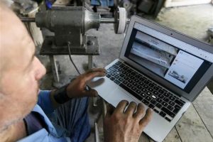 Kılı&ccedil; ustasının kaderi internet ile değişti