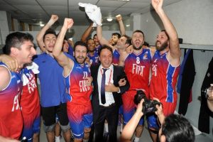 TOFAŞ, Sakarya B&uuml;y&uuml;kşehir Belediyesi'ni yenerek S&uuml;per Lig'e y&uuml;kseldi