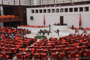 Meclis, vekil modasını yazan gizli g&ouml;z&uuml;n peşine d&uuml;şt&uuml;