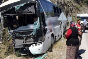 Bursa'dan Antalya'ya gidiyorlardı feci kaza!