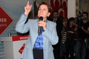 Meral Akşener: "İki grupla hi&ccedil; inatlaşmadım"