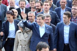 Ahmet Davutoğlu &ccedil;iftine G&ouml;yn&uuml;k'te b&uuml;y&uuml;k ilgi
