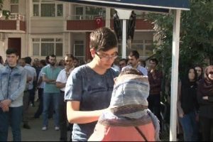 Cesedi bulunan Fatma &ouml;ğretmen son yolculuğuna uğurlandı