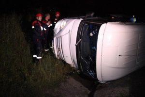 Zonguldak'ta d&uuml;ğ&uuml;n d&ouml;n&uuml;ş&uuml; kaza; 1 &ouml;l&uuml;, 13 yaralı