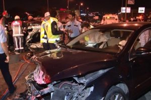 E-5'te feci kaza: 1 &ouml;l&uuml;, 3 yaralı