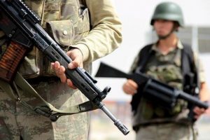 Hakkari ve Şırnak'ta askere taciz ateşi!