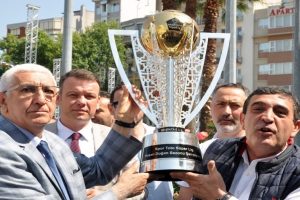 Beşiktaş'ın şampiyonluk kupası Bandırma'da