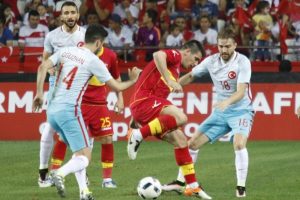 A Milli Takımda bazı oyuncuların sezonu az s&uuml;re alarak ge&ccedil;irmesi kafaları karıştırıyor