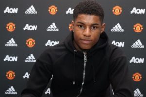 Marcus Rashford yeni s&ouml;zleşme imzaladı