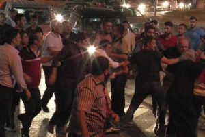 Sokak ortasında meydan savaşı
