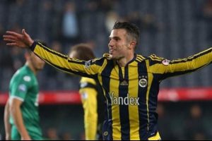Fenerbah&ccedil;e'de Robin Van Persie'nin takımdan ayrılmasının g&uuml;ndeme geldiği &ouml;ğrenildi