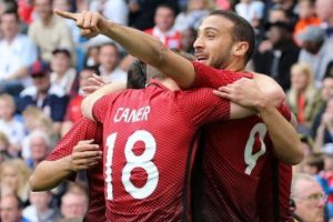 Cenk Tosun yaklaşan Avrupa Şampiyonasını &ouml;ncesi a&ccedil;ıklamalarda bulundu