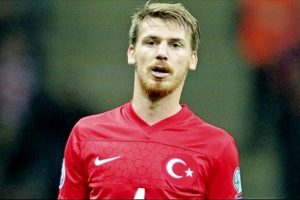 Bursasporlu Serdar Aziz, EURO 2016'da olmayacak