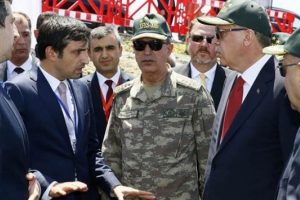İnsansız hava aracını Erdoğan'ın damadı Sel&ccedil;uk Bayraktar tanıttı