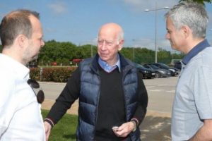Jose Mourinho Sir Bobby Charlton ile bir araya geldi!
