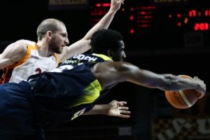 Fenerbah&ccedil;e finalde!