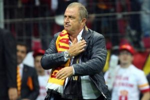 Galatasaray y&ouml;netimi, Fatih Terim'i takımın başına getirmeyi d&uuml;ş&uuml;n&uuml;yor