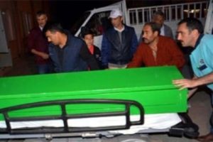 Yıldırım isabet eden &ccedil;oban &ouml;ld&uuml;
