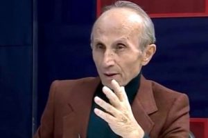 Yaşar Nuri &Ouml;zt&uuml;rk'ten k&ouml;t&uuml; haber: 'Dua edin'