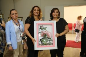 Bursa Nil&uuml;fer'de r&ouml;lyef eserler sanatseverlerin beğenisine sunuldu