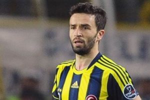 Fenerbah&ccedil;e ile s&ouml;zleşmesi biten G&ouml;khan hakkında dedikodular dolaşıyor