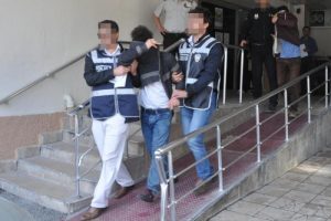 K&uuml;tahya'da ter&ouml;r operasyonu: 13 g&ouml;zaltı