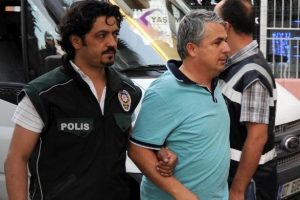 'Yolsuzluk' operasyonunun ş&uuml;phelileri sağlık kontrol&uuml;nden ge&ccedil;irildi