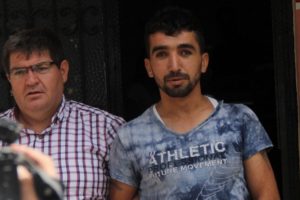Kızını &ccedil;&ouml;p kamyonuna attı, dolandırıcılıktan cezaevine girdi
