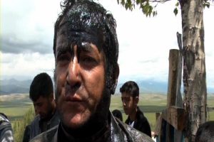 &Ccedil;amurlu su ve motor yağlı d&uuml;ğ&uuml;n eğlencesi