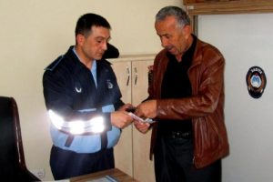 Kahveci parayı, zabıta sahibini buldu