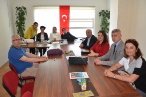 Bursa'da tekstil atıklarının geri d&ouml;n&uuml;ş&uuml;m&uuml; tartışıldı