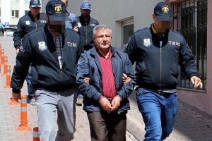 Facebook'ta ter&ouml;r &ouml;rg&uuml;t&uuml; propagandasına 2 g&ouml;zaltı