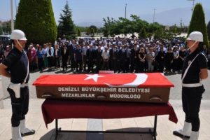 Kanserden &ouml;len emekli hakim i&ccedil;in t&ouml;ren