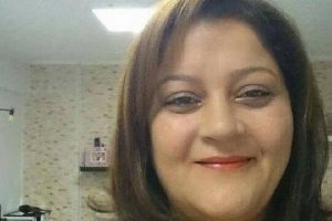 Lastiği patlayan motosikten d&uuml;şt&uuml;ler: 1 &ouml;l&uuml;, 1 yaralı