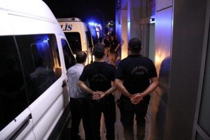 FET&Ouml; operasyonu zanlıları sağlık kontrol&uuml;nden ge&ccedil;irildi