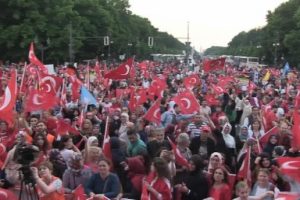 Berlin'de soykırım tasarısı karşıtı miting