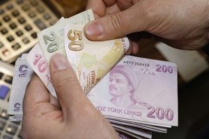 Asgari &uuml;cret 1007 TL'ye d&uuml;ş&uuml;yor