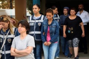 'Yolsuzluk' operasyonunda 10 ş&uuml;pheli serbest