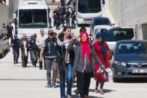 Elazığ'da g&ouml;zaltına alınan HDP ve DBP'liler adliyede