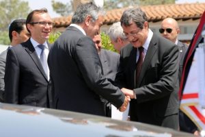 Akıncı ve Anastasiadis baş başa g&ouml;r&uuml;şt&uuml;