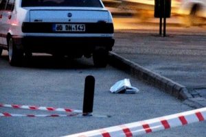 Zeugma m&uuml;zesi &ouml;n&uuml;ndeki ş&uuml;pheli paket korkuttu