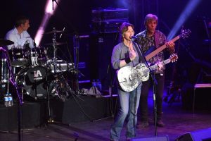 The Dire Straits Experience&nbsp;m&uuml;zik grubu Bursalı m&uuml;zikseverlerle buluştu