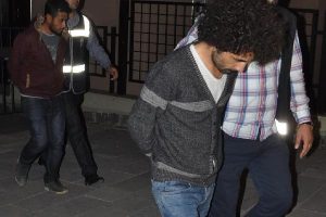 K&uuml;tahya'daki ter&ouml;r operasyonuna 2 tutuklama