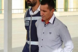 R&uuml;şvetle mahkeme kararı değiştirmekle su&ccedil;lanan katibin 24 yıla kadar hapsi istendi